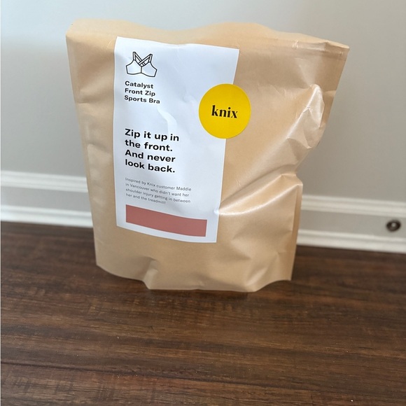 Knix Pink Sports Bra with Racerback and Front Zipper BNWT Size 6 - Picture 5 of 7